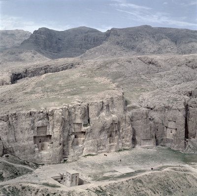 Sepulcros tallados en roca de Achaemenid